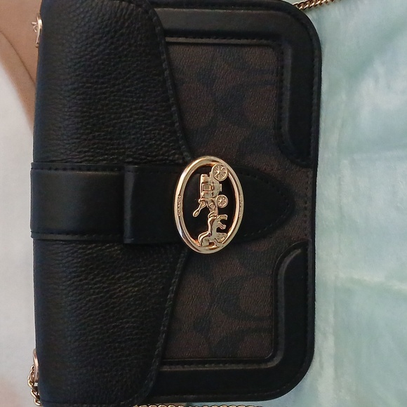 Authentic Coach Georgie CrossbodyBag In Signature Canvas. - Picture 2 of 12